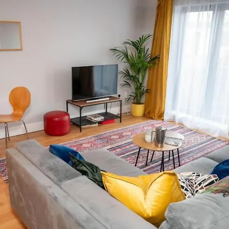 Apartman Modern In The Heart Of Town